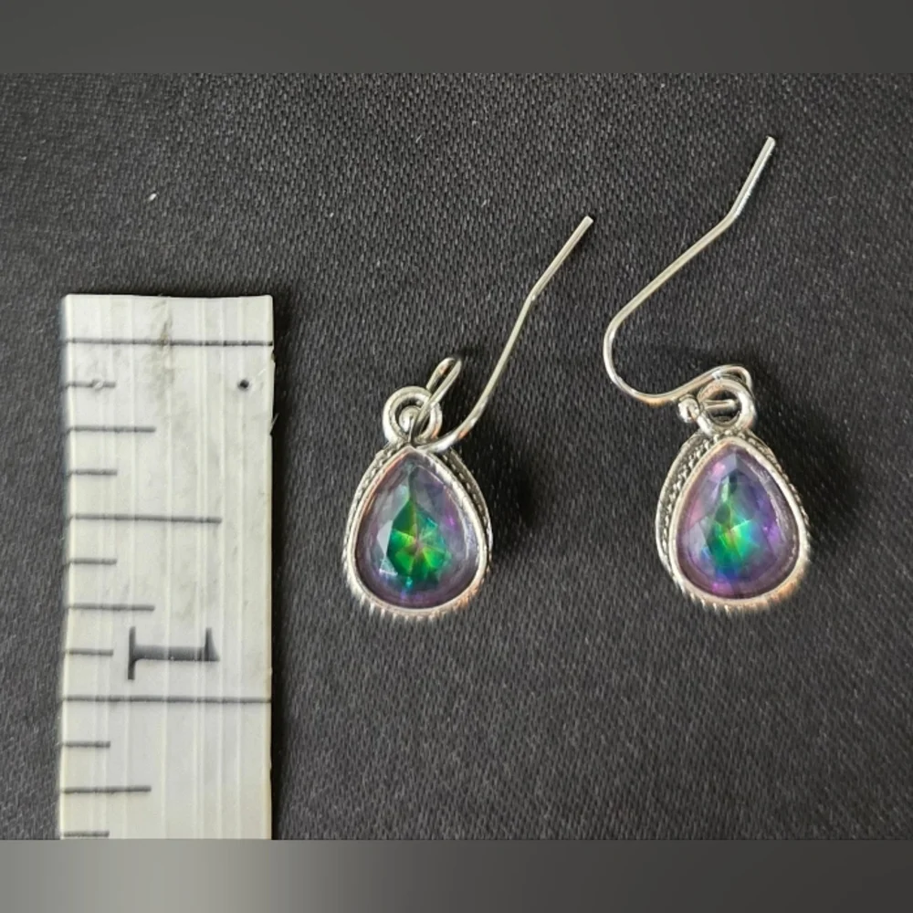 Vibrant Colorful Silver Tone Teardrop Earrings With A Vintage‎ Design
